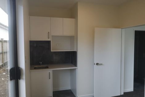 Photo of property in 4 Joseph Kokich Avenue, Swanson, Auckland, 0614