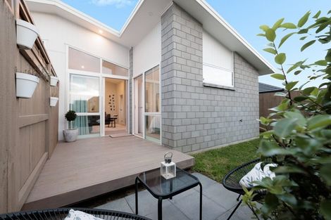 Photo of property in 20b Komata Crescent, Papamoa Beach, Papamoa, 3118