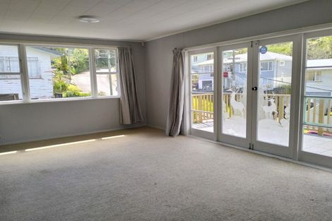 Photo of property in 15 Manor Drive, Stokes Valley, Lower Hutt, 5019