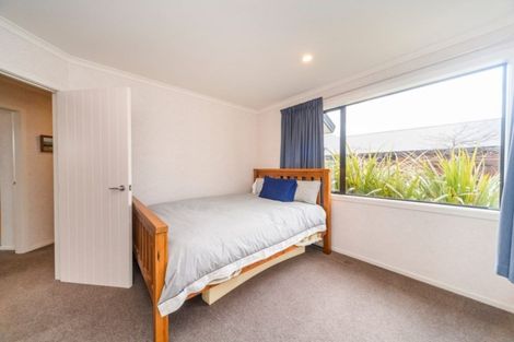 Photo of property in 49 Rosalie Terrace, Kelvin Grove, Palmerston North, 4414