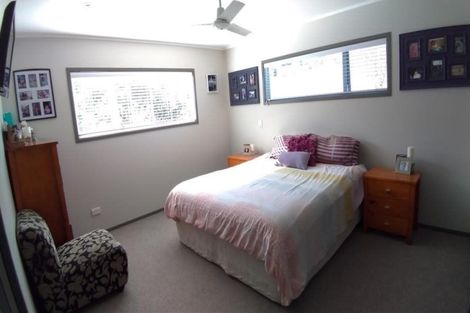 Photo of property in 24 Springtime Crescent, Stanmore Bay, Whangaparaoa, 0932