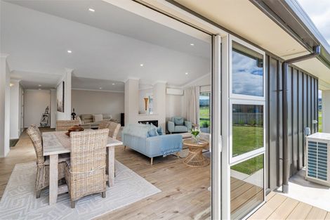 Photo of property in 5 Onerere Drive, Whitianga, 3510