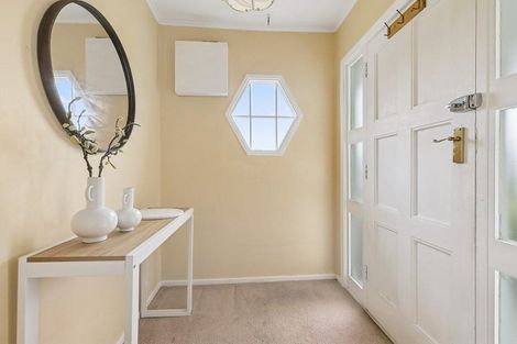 Photo of property in Regency Flats, 6/29-45 Miramar North Road, Miramar, Wellington, 6022