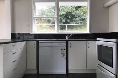 Photo of property in 6 Cherry Grove, Strathmore Park, Wellington, 6022