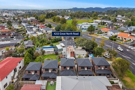 Photo of property in 4253 Great North Road, Glendene, Auckland, 0602