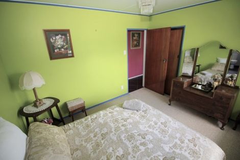 Photo of property in 16 Smith Street, Dannevirke, 4930