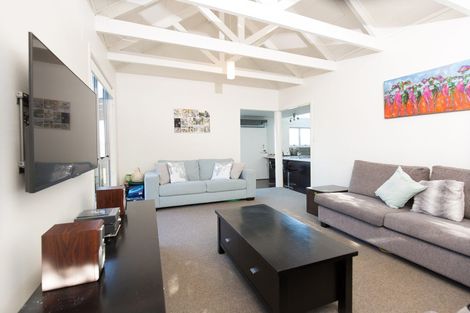 Photo of property in 107 Lake Crescent, Hamilton Lake, Hamilton, 3204