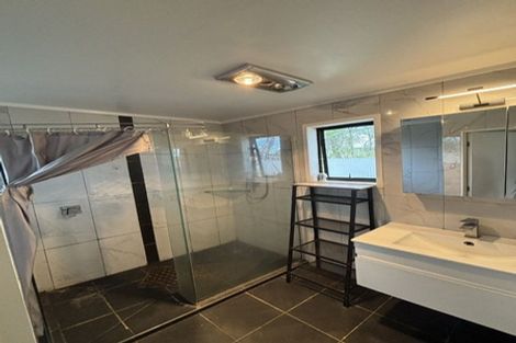 Photo of property in 69 Walworth Avenue, Pakuranga Heights, Auckland, 2010