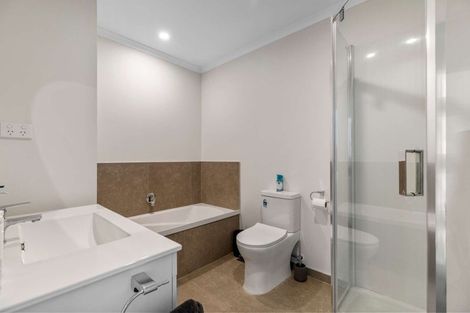 Photo of property in 13 Whareatua Avenue, Takanini, 2112