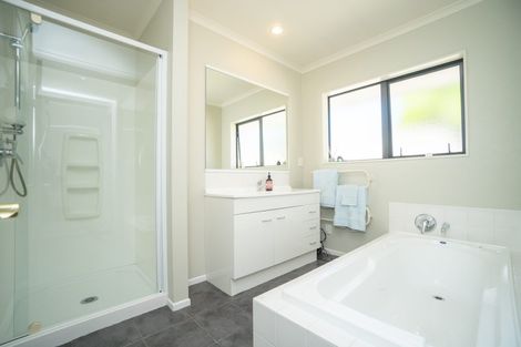 Photo of property in 147 Pacific Drive, Fitzherbert, Palmerston North, 4410