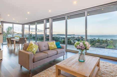 Photo of property in 201 Whangaparaoa Road, Red Beach, 0932