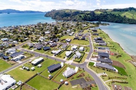 Photo of property in 37 Longreach Drive, Cooks Beach, Whitianga, 3591