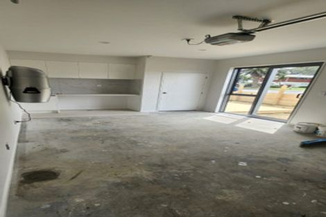 Photo of property in 39 Cascades Road, Pakuranga Heights, Auckland, 2010