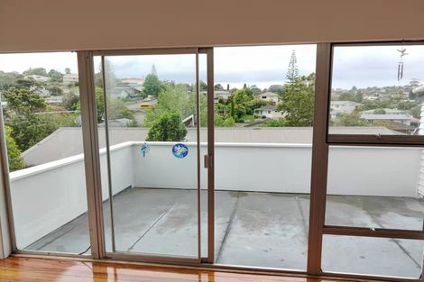 Photo of property in 5 Juniper Road, Sunnynook, Auckland, 0620