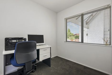 Photo of property in 19 Perotti Place, Conifer Grove, Takanini, 2112