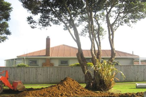 Photo of property in 5 High Street East, Waitara, 4320