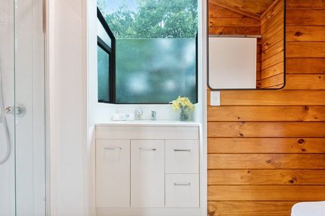 Photo of property in 8 Chardon Place, Henderson, Auckland, 0612