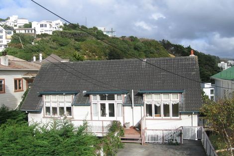 Photo of property in 4a Maida Vale Road, Roseneath, Wellington, 6011