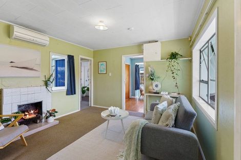 Photo of property in 18 Waimea Road, Waikanae Beach, Waikanae, 5036