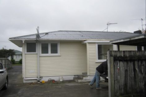 Photo of property in 16 Rollerson Street, Papakura, 2110