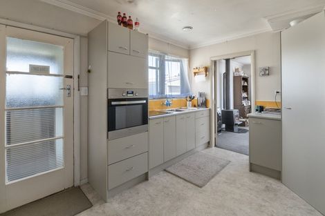 Photo of property in 147 Queen Street West, Levin, 5510