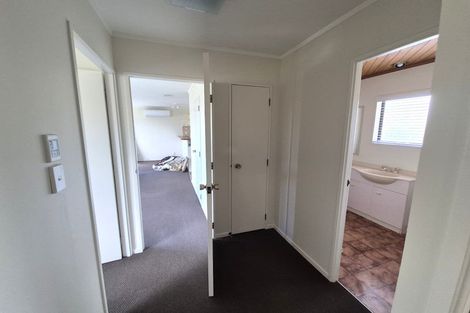 Photo of property in 1/33 Hale Crescent, Bayview, Auckland, 0629