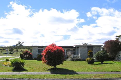 Photo of property in 8 Mahuta Road, Waitahanui, Taupo, 3378
