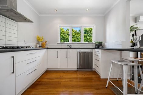 Photo of property in 18 Duncan Road, St Andrews, Hamilton, 3200