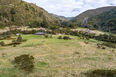 Photo of property in 944 Mangatarere Valley Road, West Taratahi, Carterton, 5791