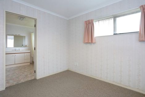 Photo of property in 28 Parnell Heights Drive, Kelvin Grove, Palmerston North, 4414