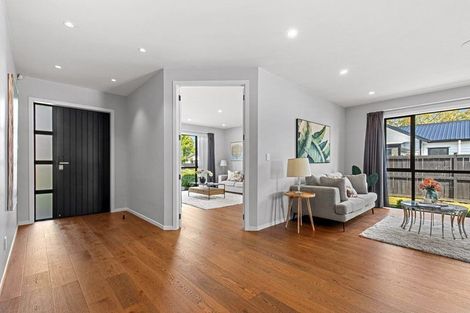 Photo of property in 18 Madden Avenue, Kumeu, 0810