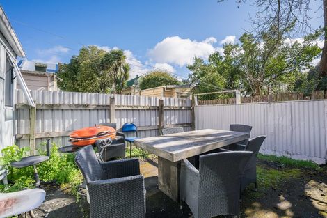 Photo of property in 100 Dundas Street, North Dunedin, Dunedin, 9016