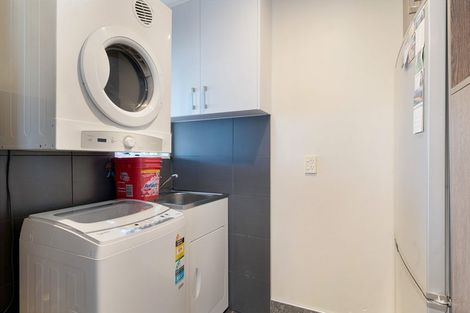 Photo of property in 1 Riesling Place, Henderson, Auckland, 0612