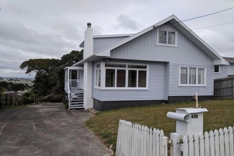 Photo of property in 976 East Coast Road, Northcross, Auckland, 0632