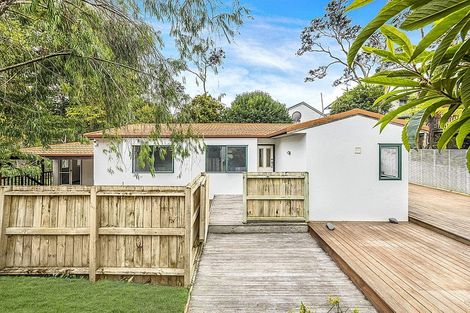 Photo of property in 2/21 Contessa Drive, Glenfield, Auckland, 0629
