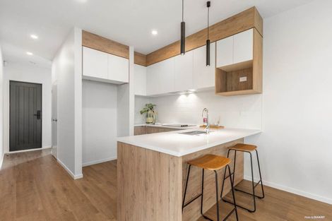 Photo of property in 2/145 Carlisle Road, Northcross, Auckland, 0632