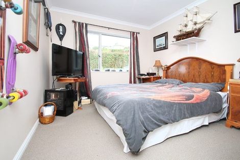 Photo of property in 94 Oteki Park Drive, Welcome Bay, Tauranga, 3112