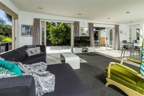 Photo of property in 37 Killarney Avenue, Torbay, Auckland, 0630