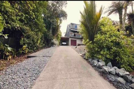 Photo of property in 556 Scenic Drive, Waiatarua, Auckland, 0612