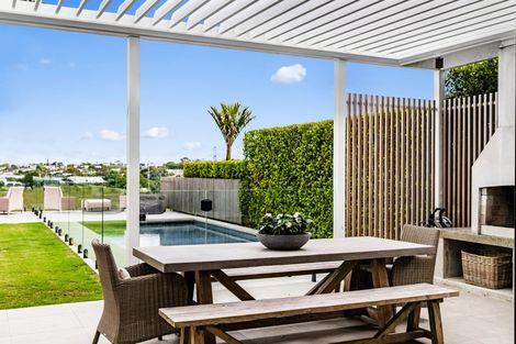 Photo of property in 71a Ngataringa Road, Devonport, Auckland, 0624