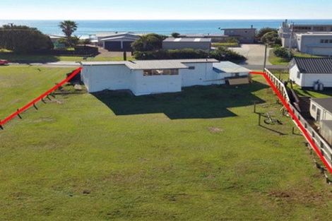 Photo of property in 126 Pukehina Parade, Pukehina, Te Puke, 3189