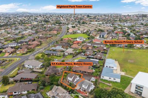Photo of property in 1/5 Kadina Place, Botany Downs, Auckland, 2010