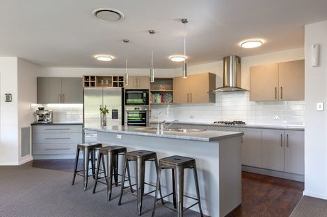 Photo of property in 27 Glentui Place, Waikawa, Picton, 7220