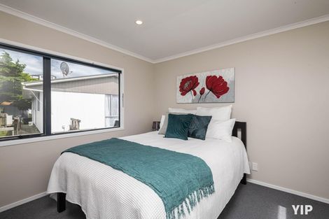 Photo of property in 79 Dress Circle, Newlands, Wellington, 6037