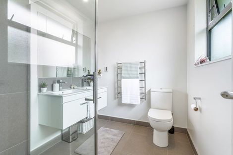 Photo of property in 13 Robert Might Road, Kumeu, 0810