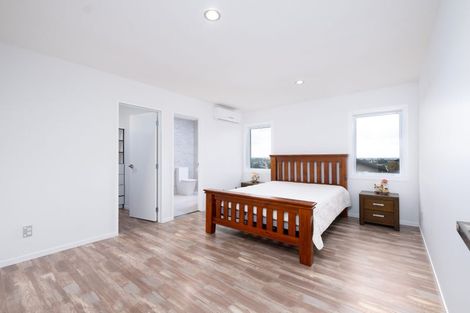 Photo of property in 108 Keri Vista Rise, Papakura, 2110