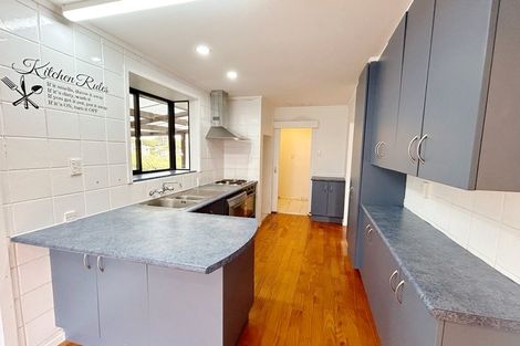 Photo of property in 9 Queen Mary Avenue, New Lynn, Auckland, 0600