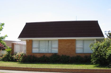 Photo of property in 28 Delaware Crescent, Russley, Christchurch, 8042