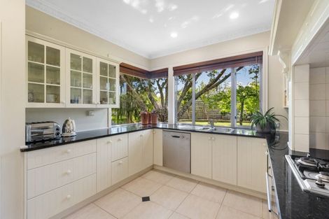 Photo of property in 33 Seymour Road, Mellons Bay, Auckland, 2014