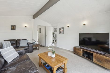 Photo of property in 27 Rotoiti Avenue, Pakuranga Heights, Auckland, 2010